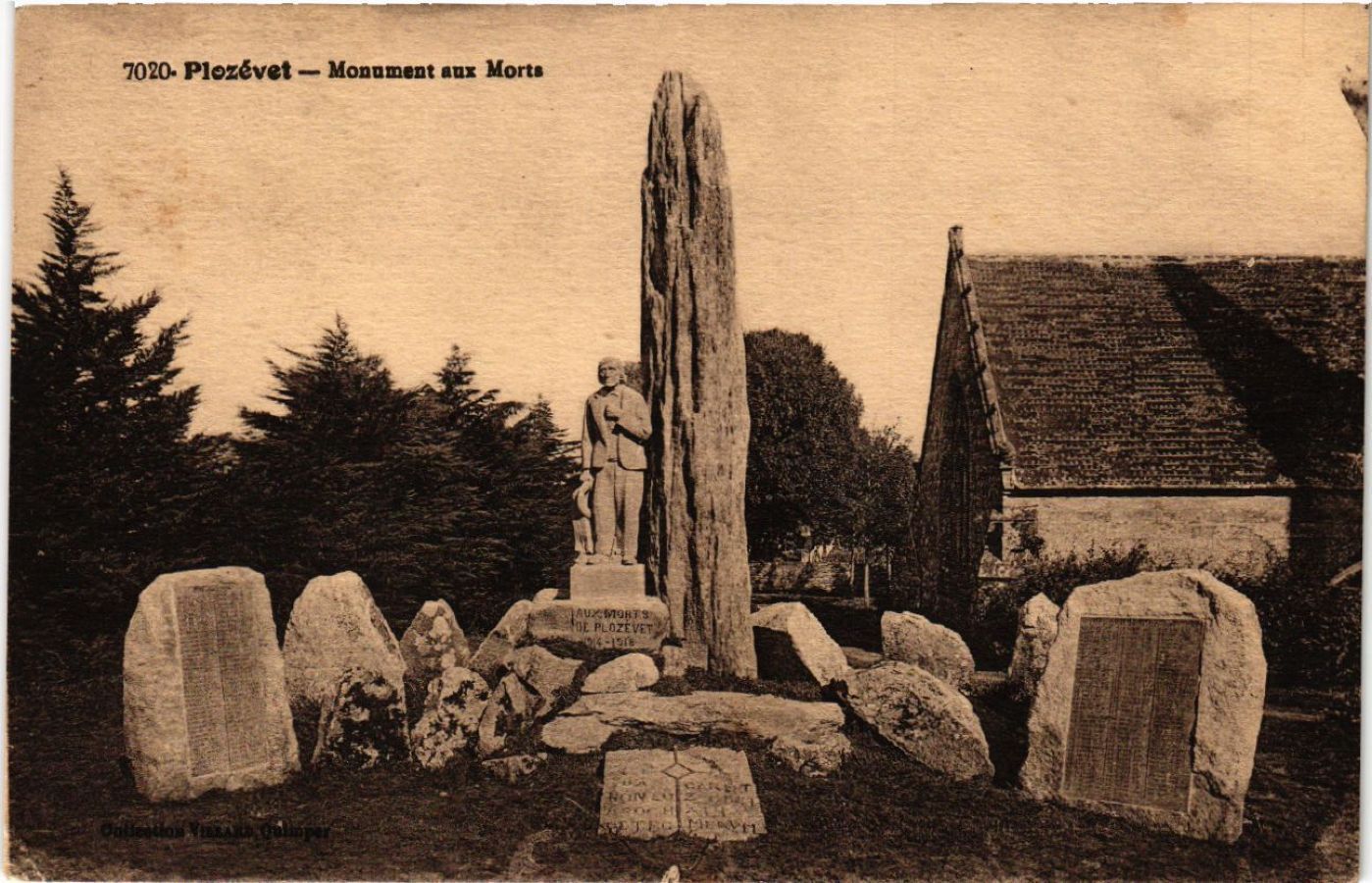 Old postcard PLOZEVET - Monument to the Dead (457796)