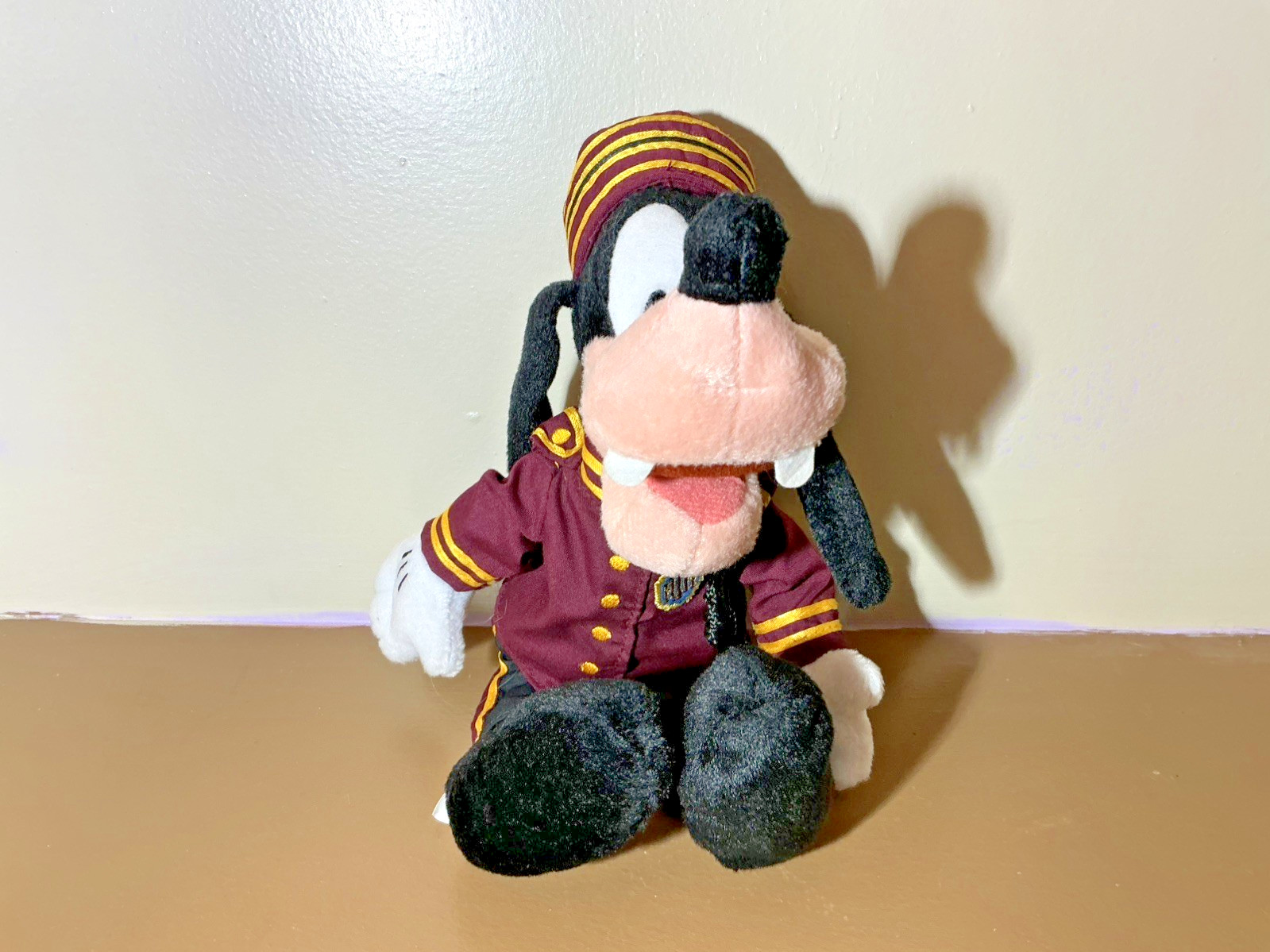 VTG Disney Parks Tower of Terror Goofy Bellhop 9