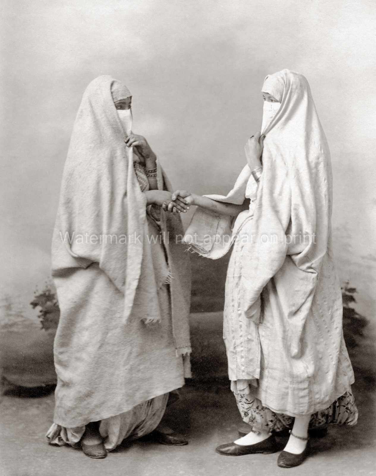 Veiled Muslim Women Traditional Dress Algeria North Africa Vtg. Photo 19thC.