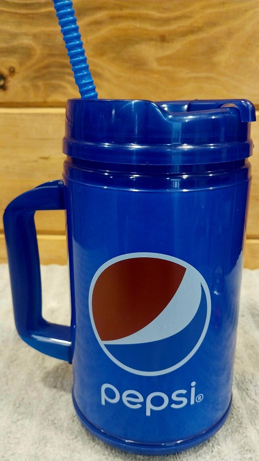 Whirley PEPSI Large Plastic 64 Oz. Travel Mug Handled Cup with Lid 