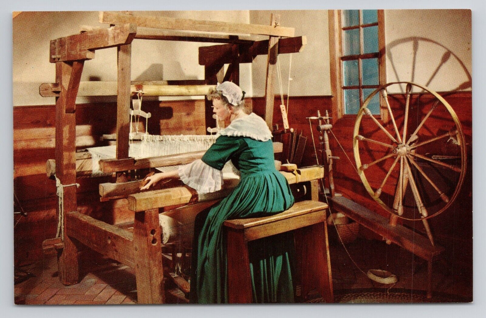 The Weaving House, Williamsburg Virginia Postcard 1700