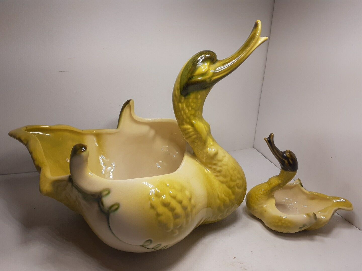 Hull Vintage Green Mommy Swan & Baby Planter/Vase Mid CenturyCeramic Set 1950’s