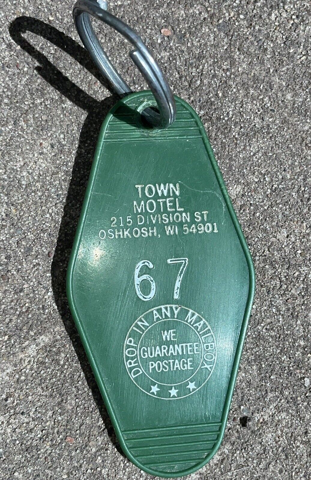 Vintage Town Motel OshKosh Wisconsin WI Hotel Inn Key Keychain Original Room 67