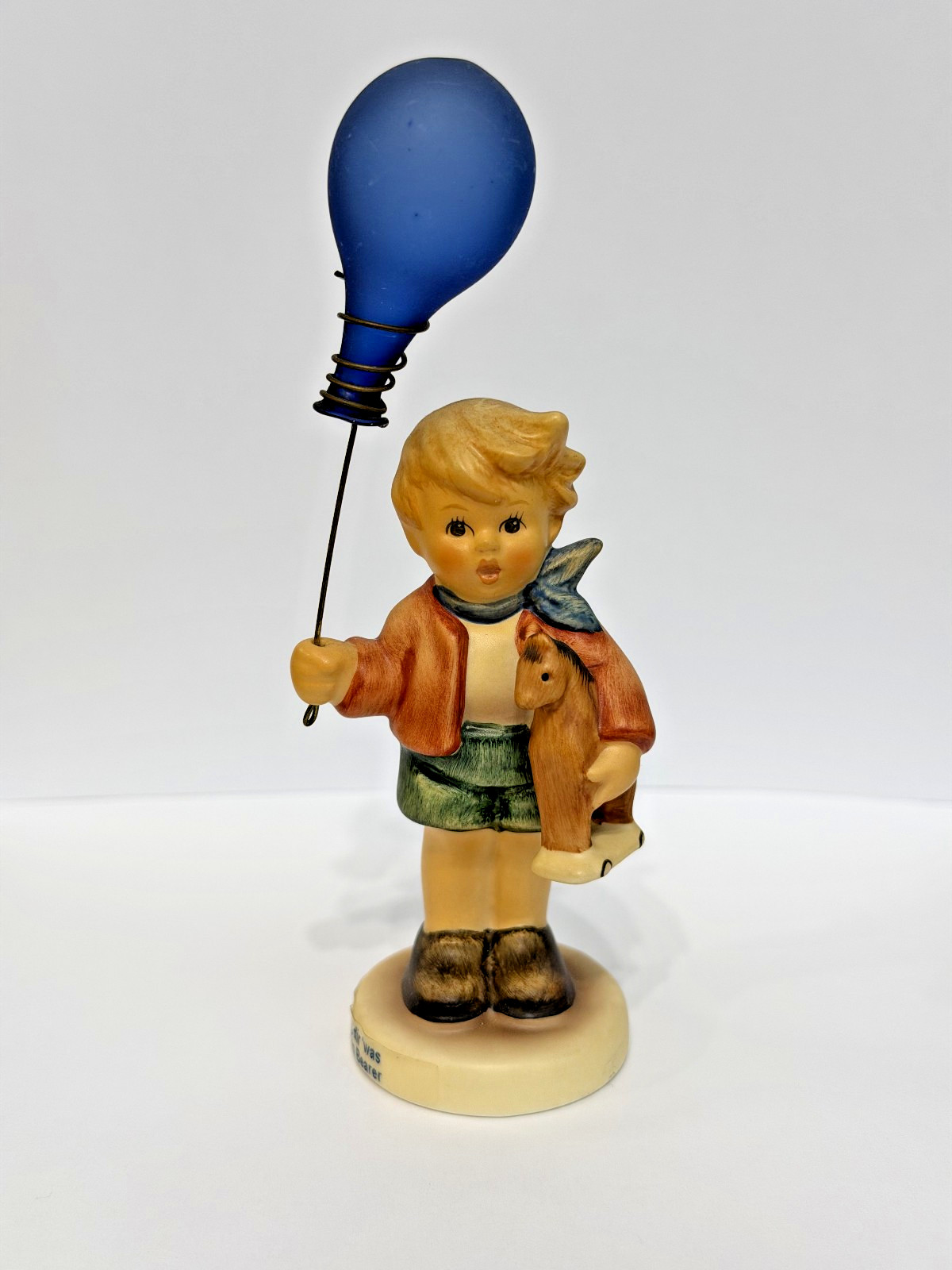Goebel M I Hummel Carnival Fun Blue Balloon First Issue 200  239/E