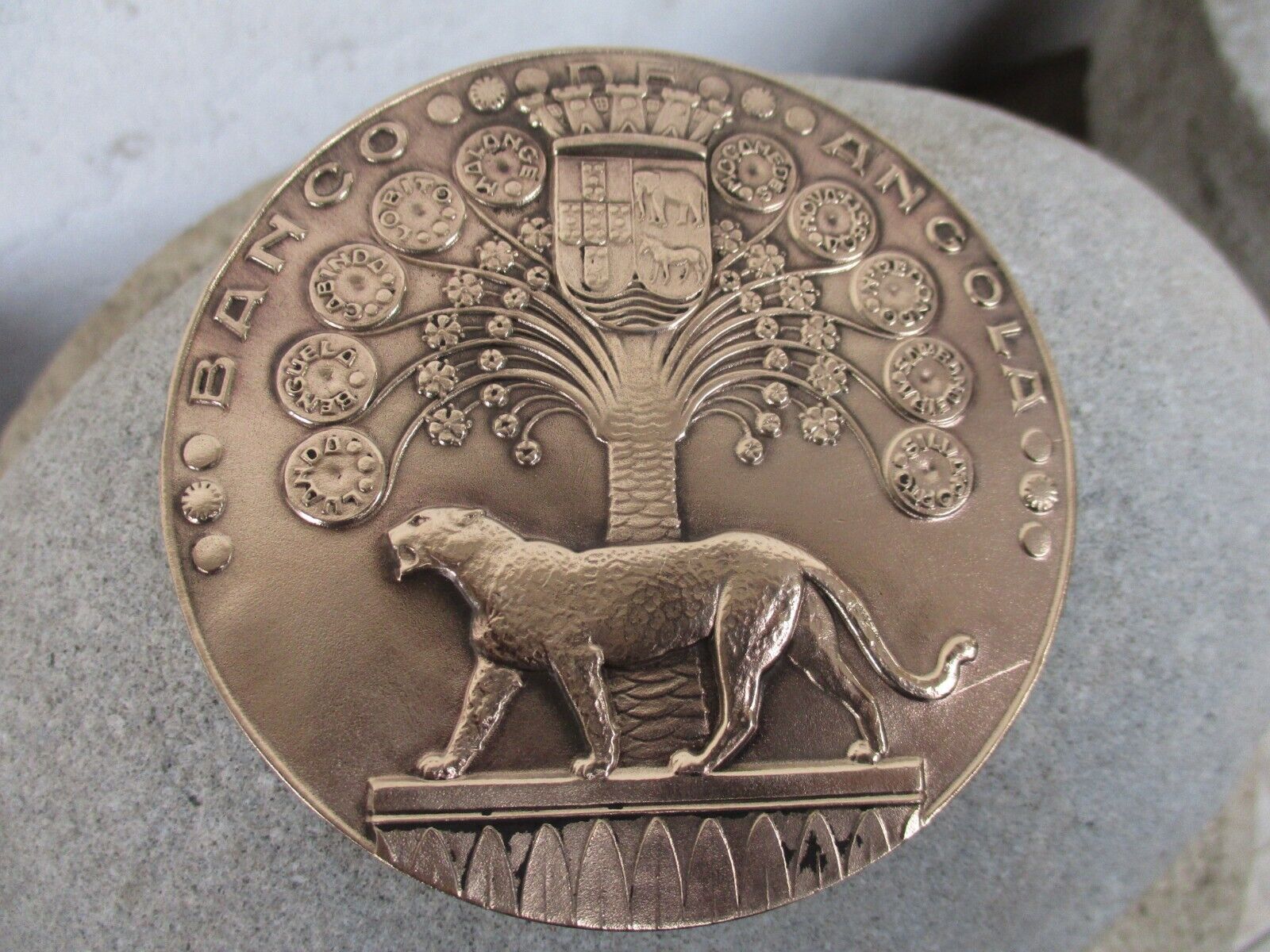 Vintage Bronze Medal Numismatic Portuguese Colonial Era Angola Bank 1926 - 1951