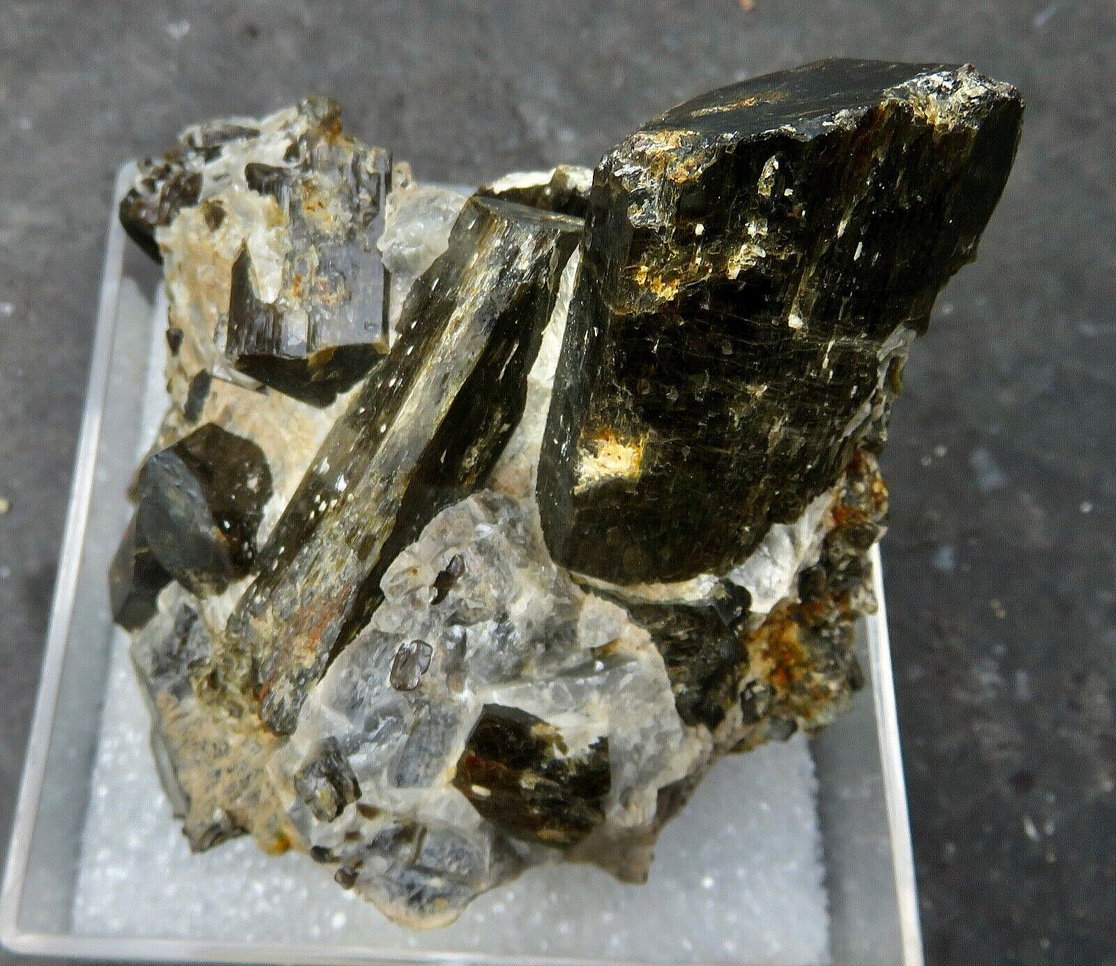 FLUORORICHTERITE CRYSTALS  (terminated) - Wilberforce, Ontario