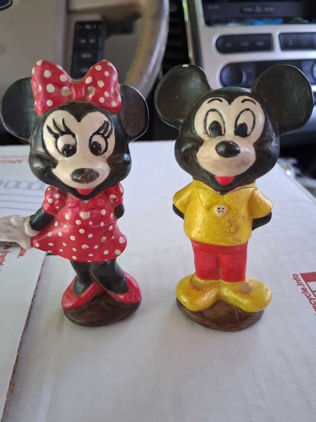 mickey minnie vintage figurine from 1930s. Made in japan.