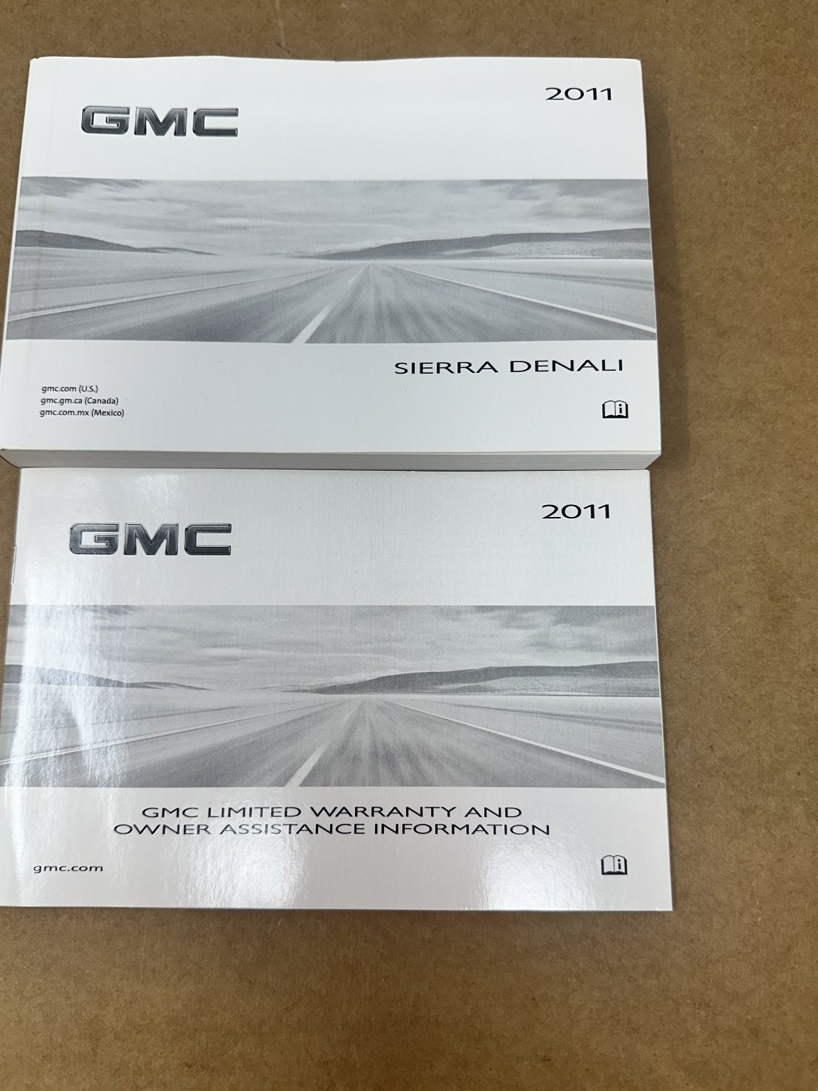 2011 GMC Sierra Denali Owner's Manual Set