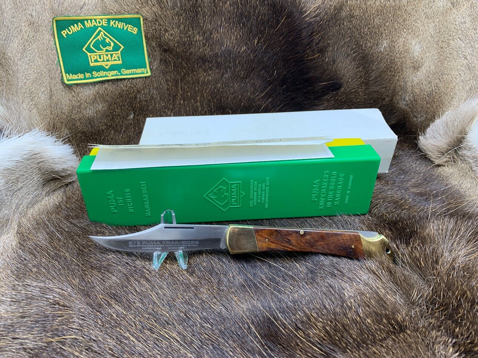 1983 Puma 975 Trail Boss Knife With Jacaranda Handles Green / Yellow Box Mint A2