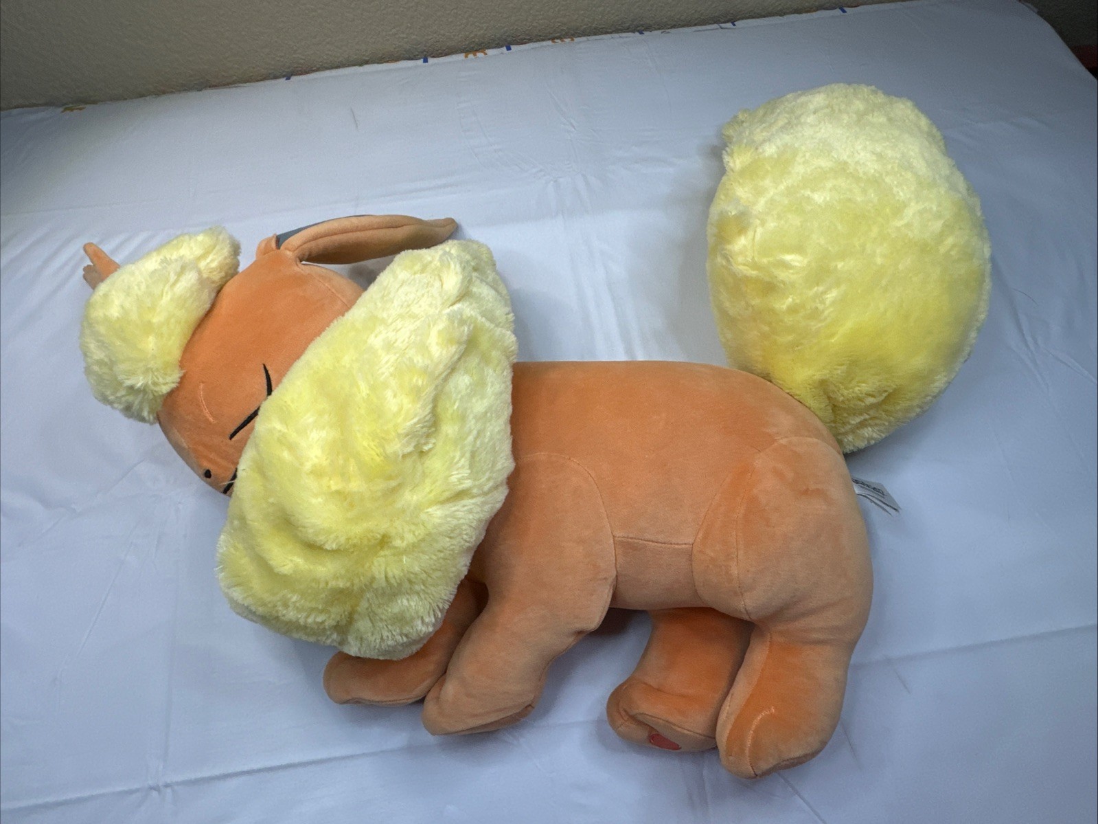 Pokemon Flareon Sleeping Plush Jazwares 18 Inch Stuffed Animal Toy Pokemon Flareon Sleeping Plush Jazwares 18 Inch Stuffed Animal Toy