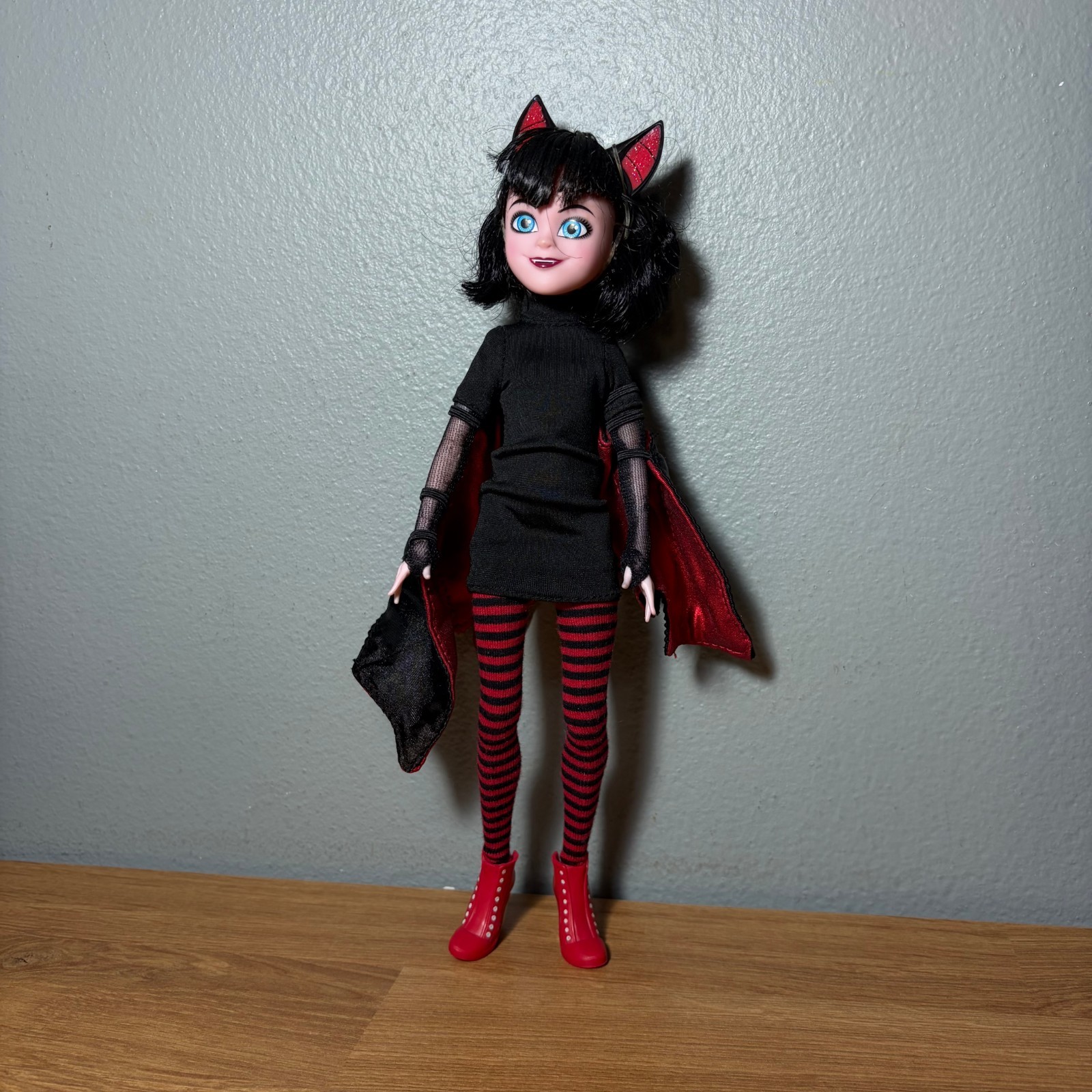 Hotel Transylvania 3 Mavis Bats Out Limited Edition Doll Jazwares Figure Movie
