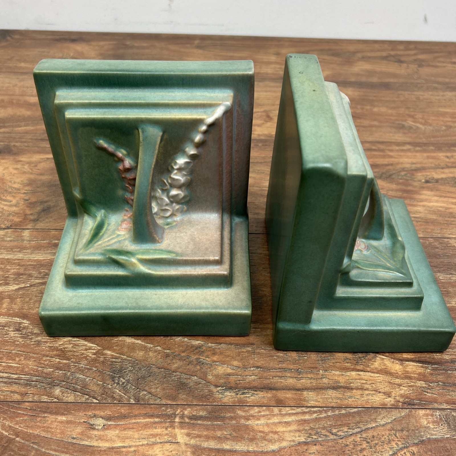 Roseville Pottery Foxglove Bookends Art Pottery Ceramic Green Pink 5.75 Roseville Pottery Foxglove Bookends Art Pottery Ceramic Green Pink 5.75