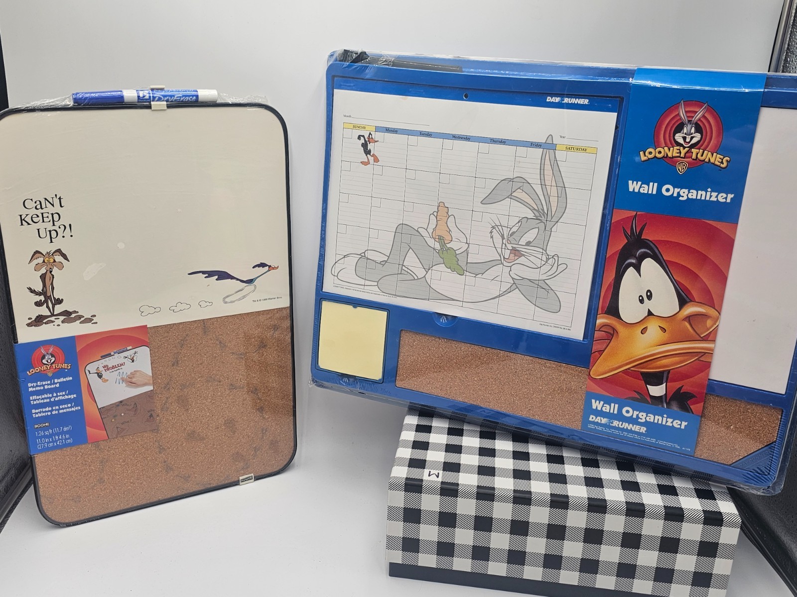 Vintage LOONEY TUNES Wall Calendar ORGANIZER Memo WHITE BOARD Set NEW Corkboard