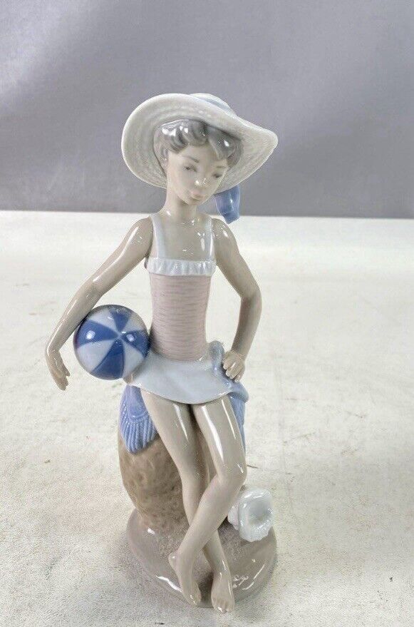 Vintage Lladro #5219 Summer Girl w/ BeachBall Figure Home Decor