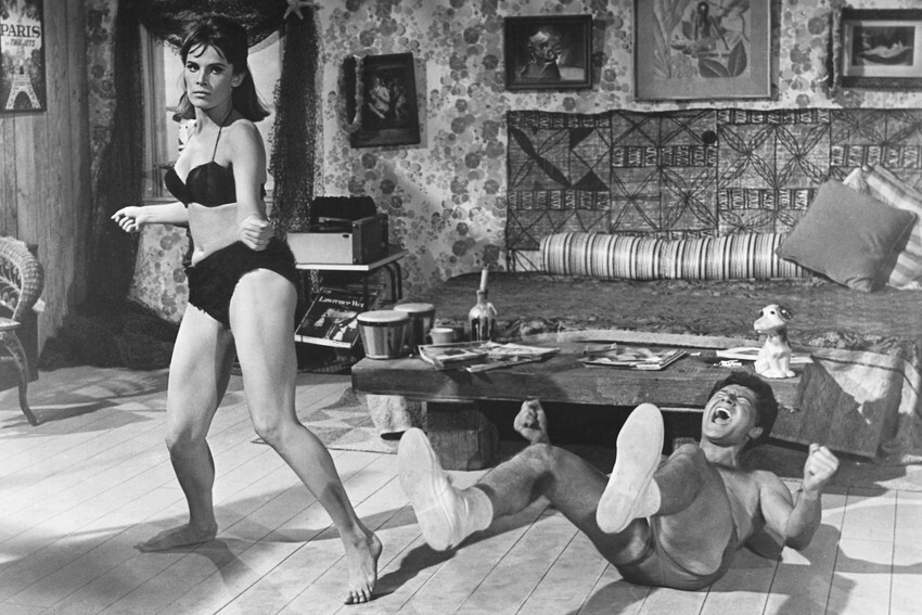 BARRIE CHASE DICK SHAWN IT\'S A MAD MAD WORLD 8x10 inch photo