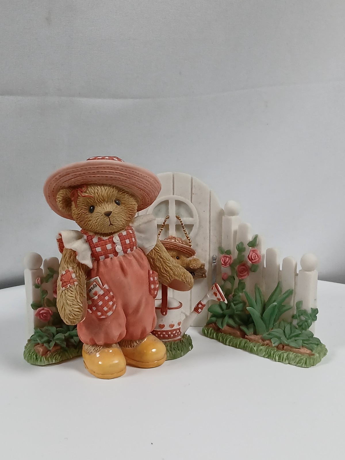 Cherished Teddies, Club Exclusive set ELOISE and her Garden Gate 2002 #CT023
