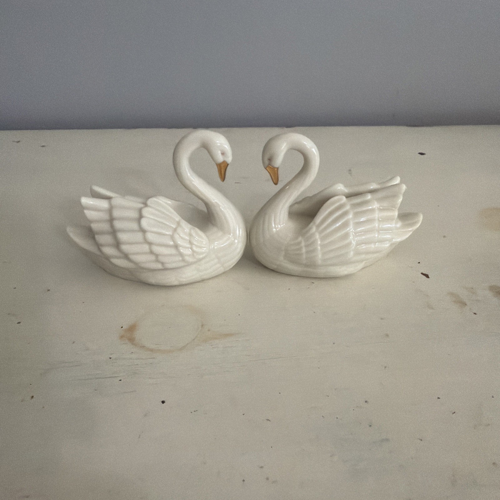 Lenox Handcrafted Porcelain Swan Figurines Pair White/24k Gold beaks, Glossy
