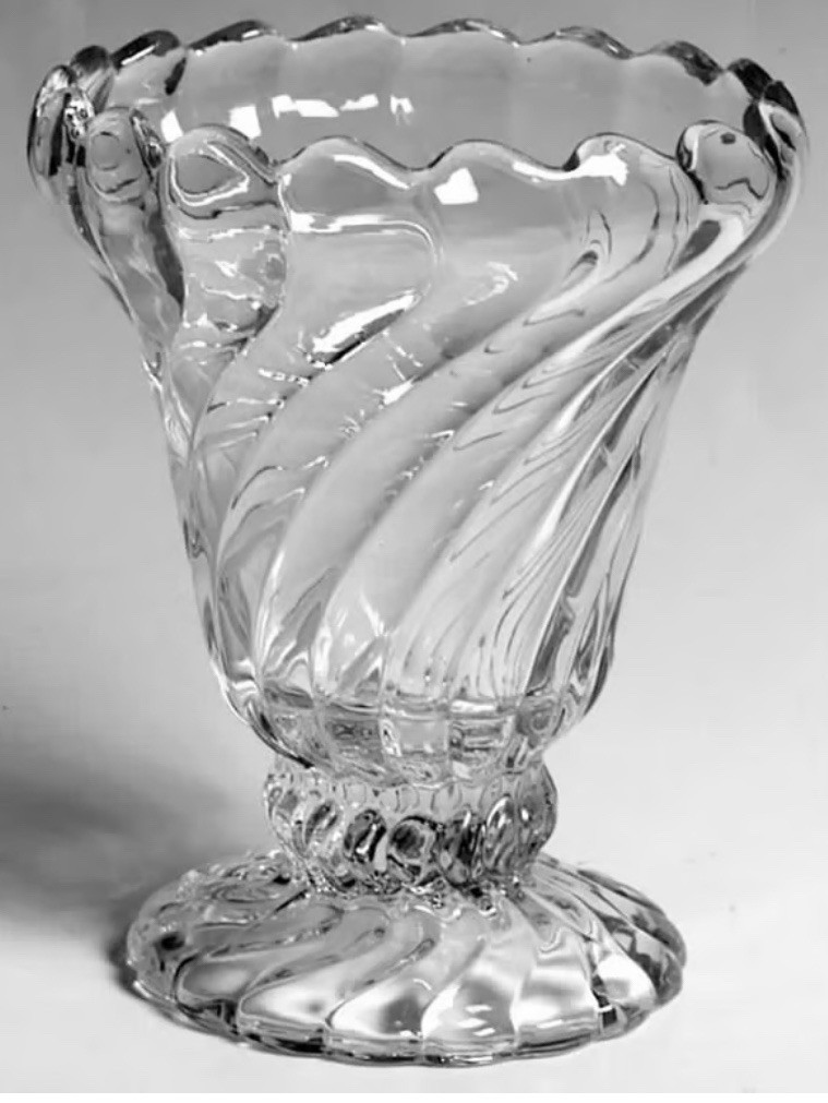 Vintage Fostoria Colony Clear Glass Cupped In Vase 7¼” Footed Scalloped