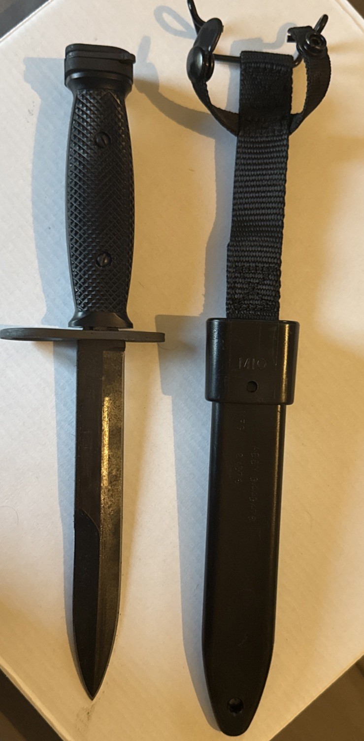 Ontario USGI OKC M7 Bayonet with M10 Scabbard \ Ontario USGI OKC M7 Bayonet with M10 Scabbard \