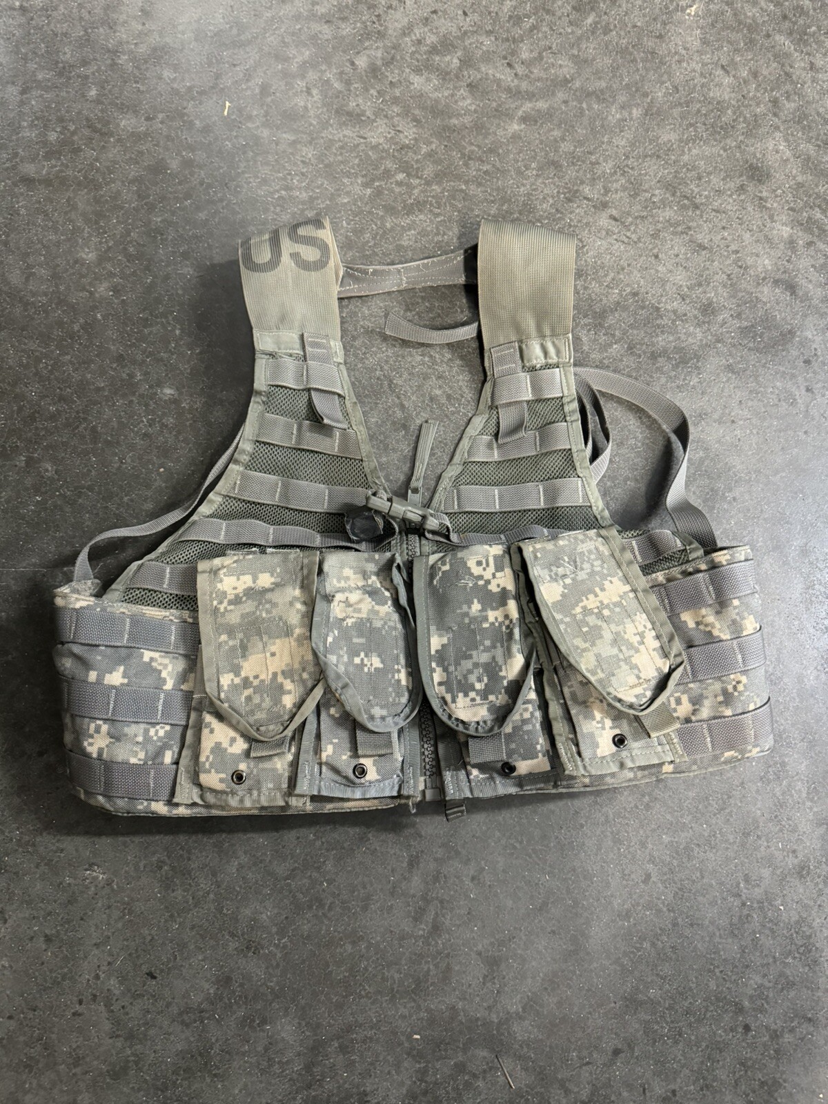 USGI Fighting Load Carrier FLC with (4) ACU Double Mag Pouch UCP