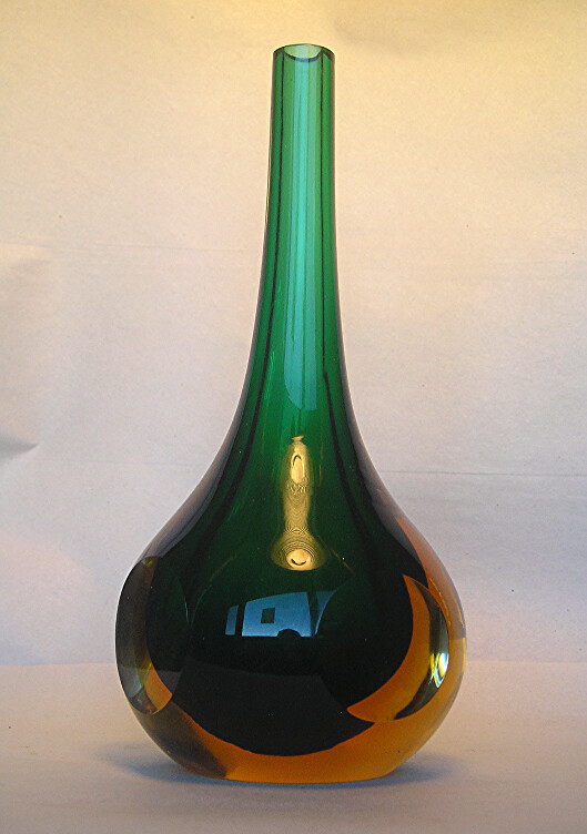 An Important Vintage Murano Art Glass Paperweight Vase   ......