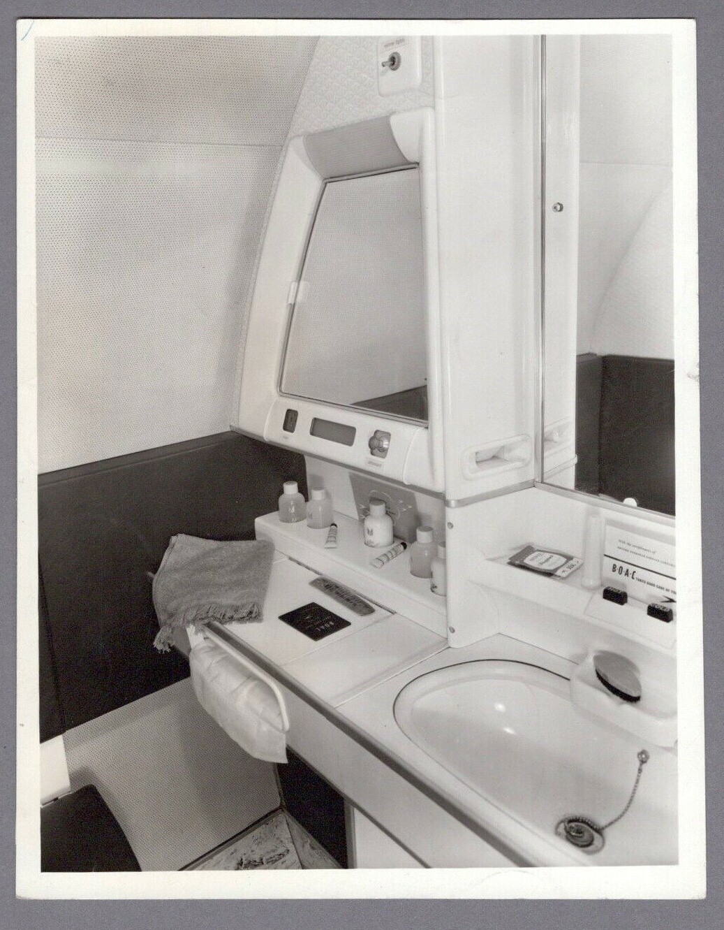 BOAC DE HAVILLAND COMET 4 LAVATORY ORIGINAL VINTAGE B.O.A.C. PHOTO