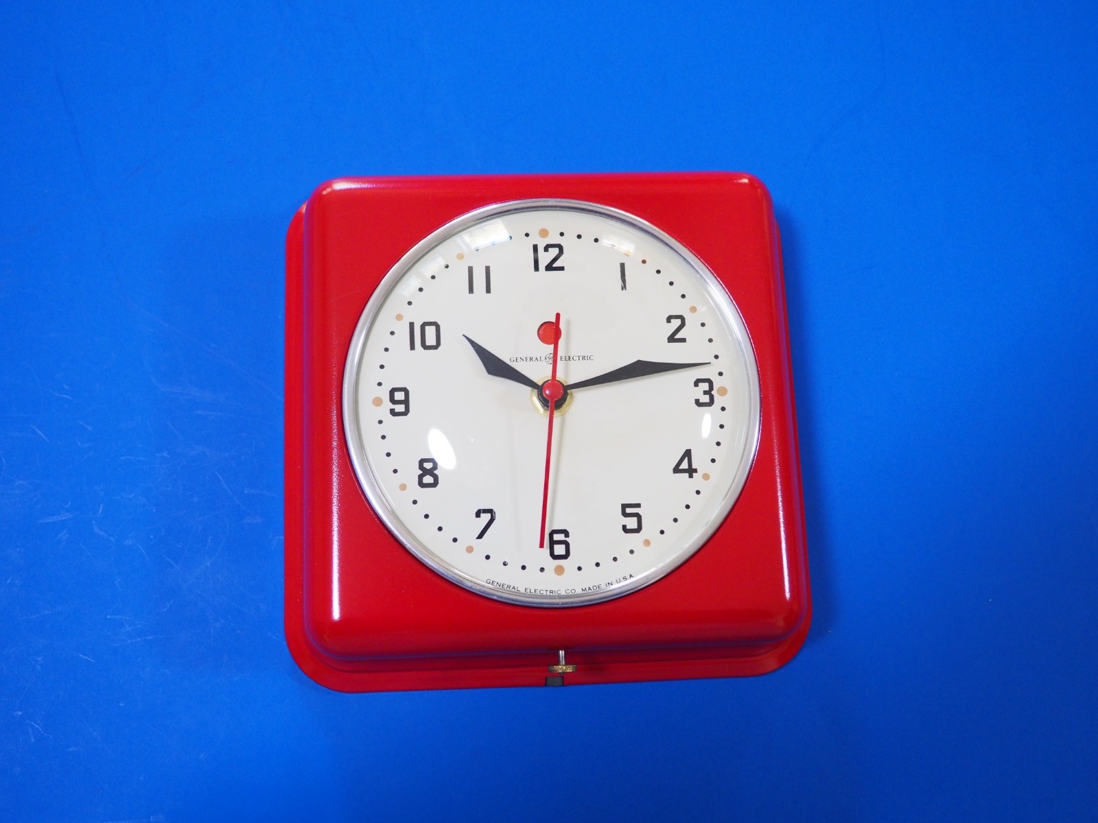 Vintage 1930s General Electric Telechron Red Wall Clock 2H08 Refurbished GE Vintage 1930s General Electric Telechron Red Wall Clock 2H08 Refurbished GE
