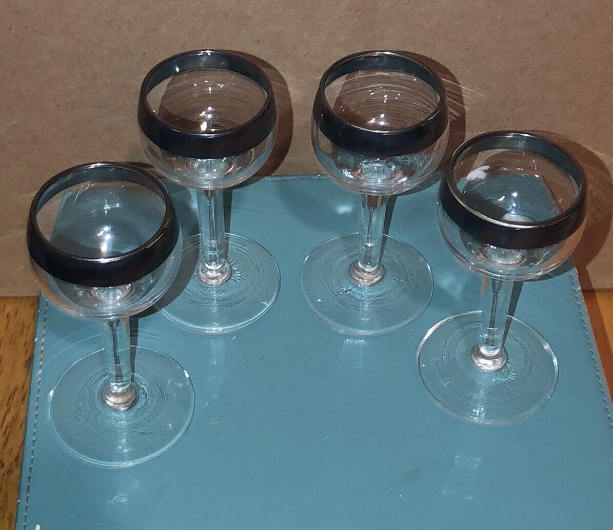 Rare 4 Dorothy Thorpe Glass Cordials Goblets Tiny ￼