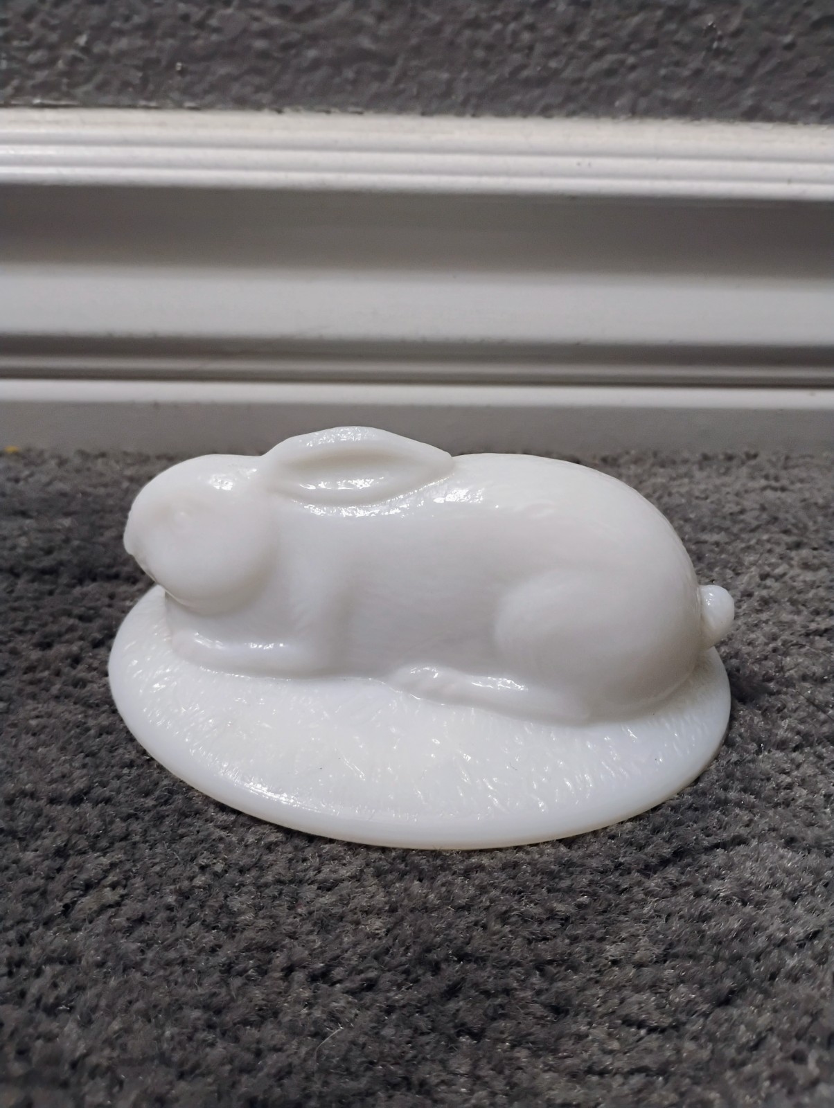 Vintage Easter Bunny Rabbit Hare Milk Glass Figurine Or Candy Dish Top