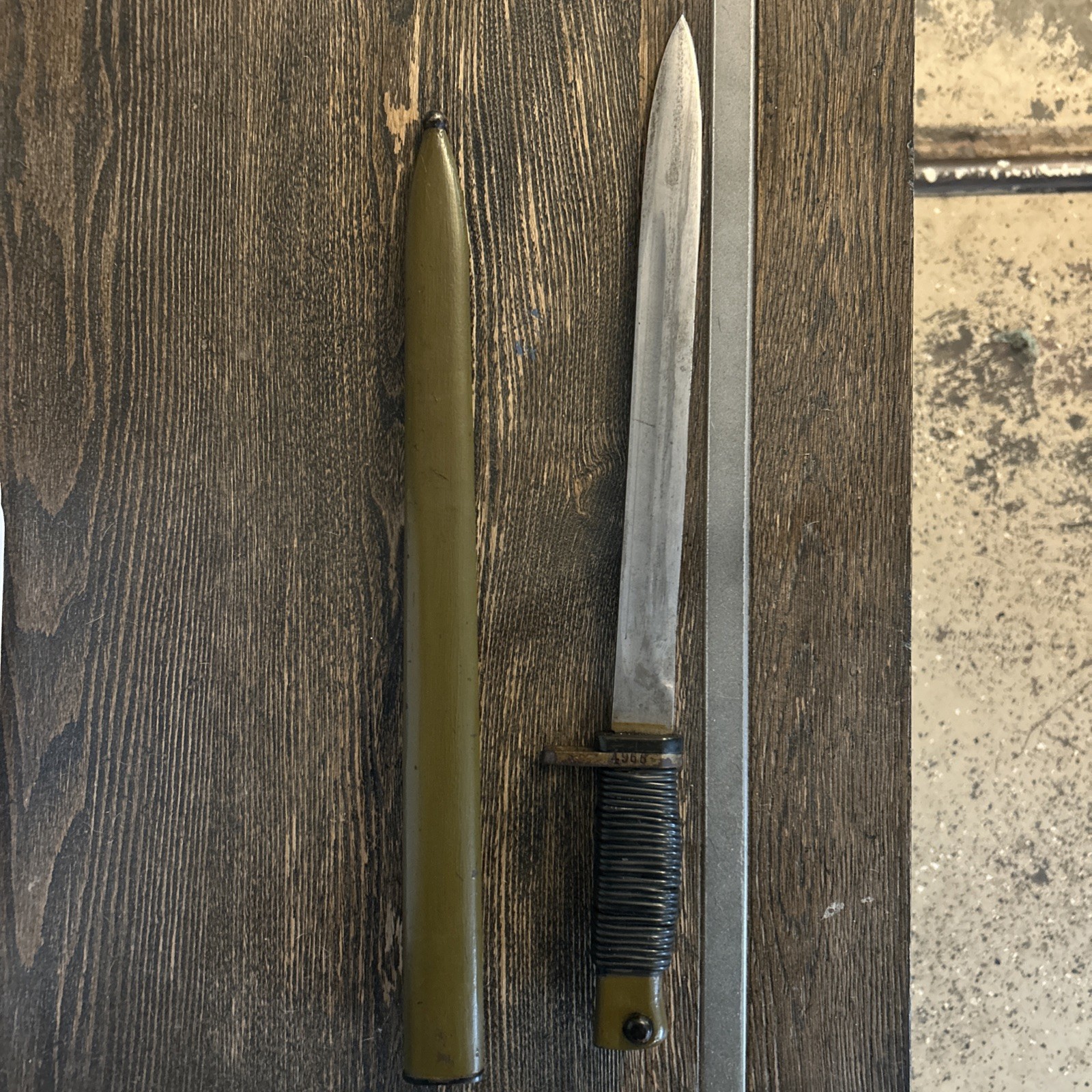 Vtg WWI ersatz bayonet with scabbard 12 inch blade great condition 