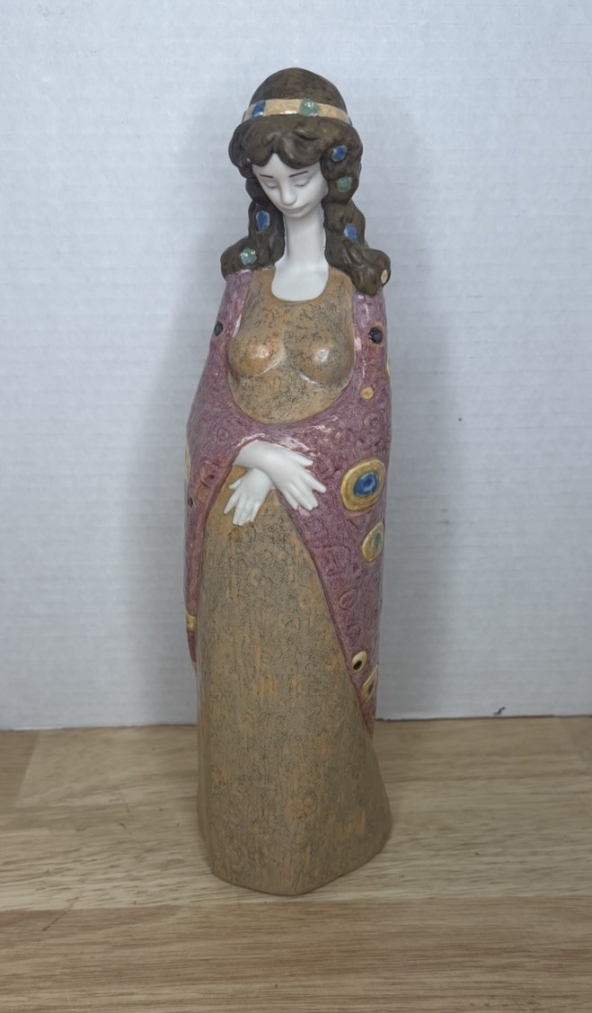 Retired Lladro Gres Expecting Mother Figurine, #8139