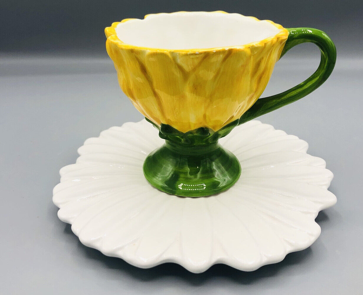 Teleflora Daisy Tea Cup and Saucer Set Yellow White Ceramic Flower