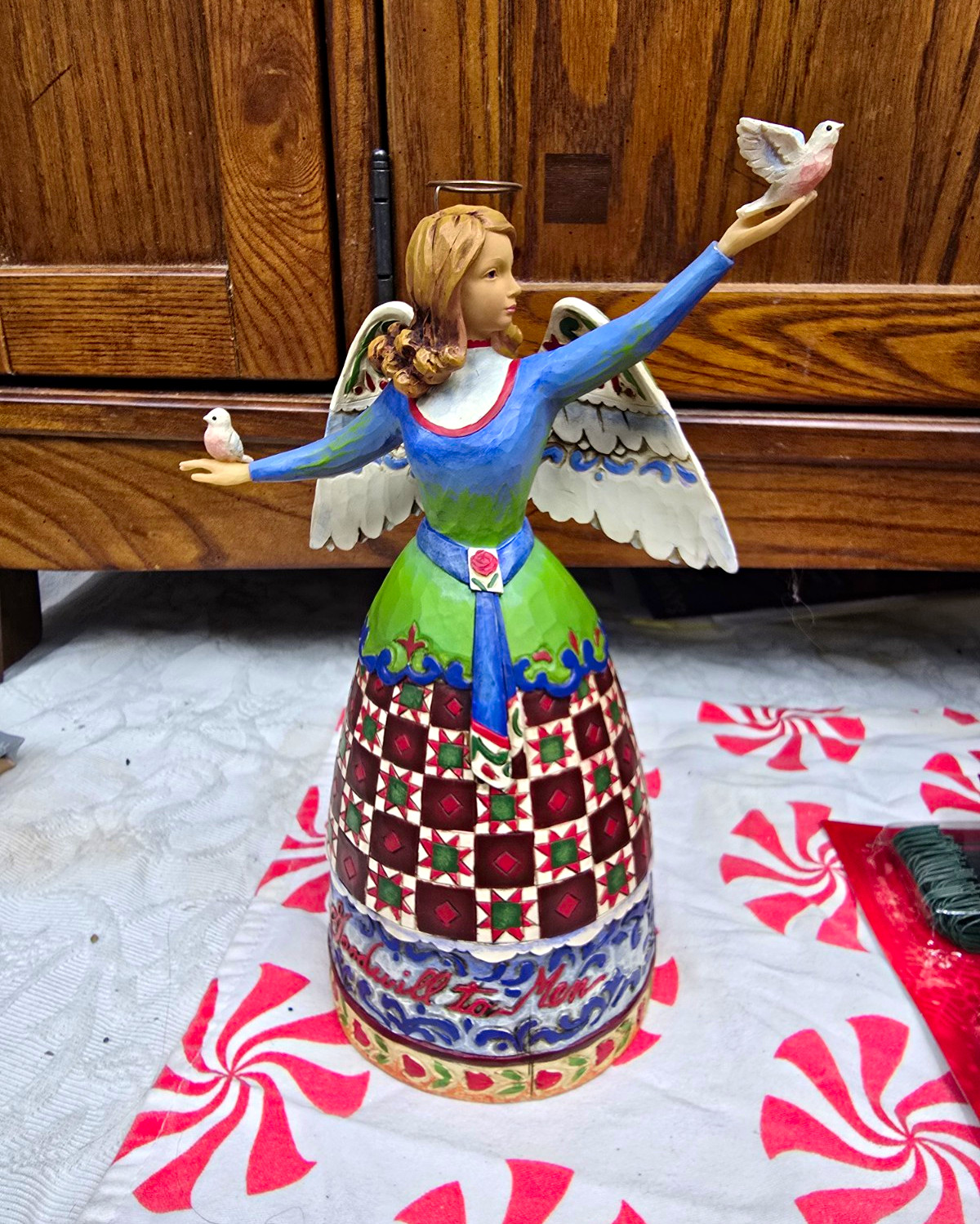 Jim Shore Heartwood Creek Angel Figurine Peace Goodwill Boxed Resin 10.5\