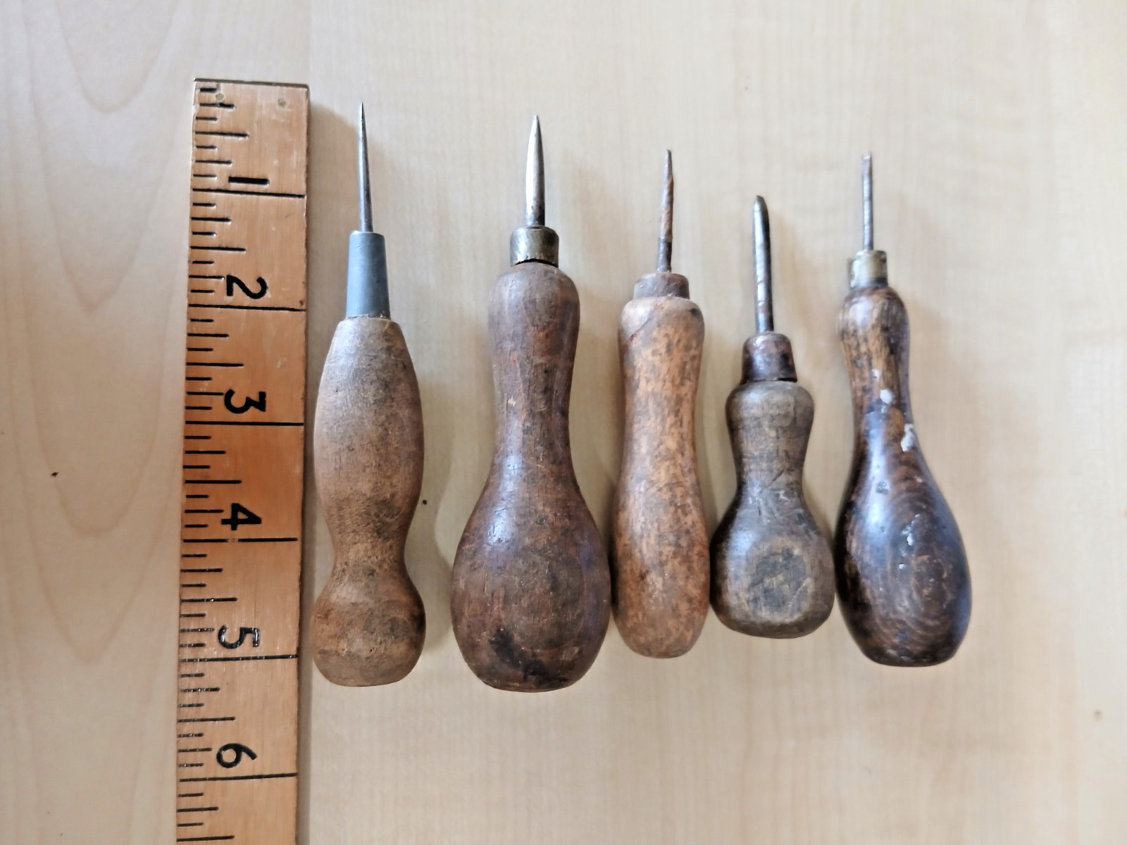 5 x Vintage screwdrivers and bradles