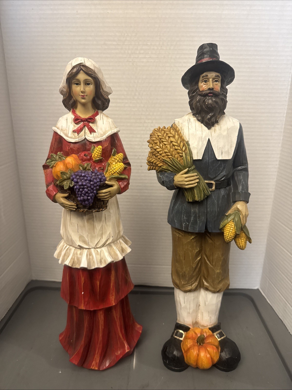 Rustic Thanksgiving Pilgrim Couple Large Traditional Faux Wood Folk Art 18”