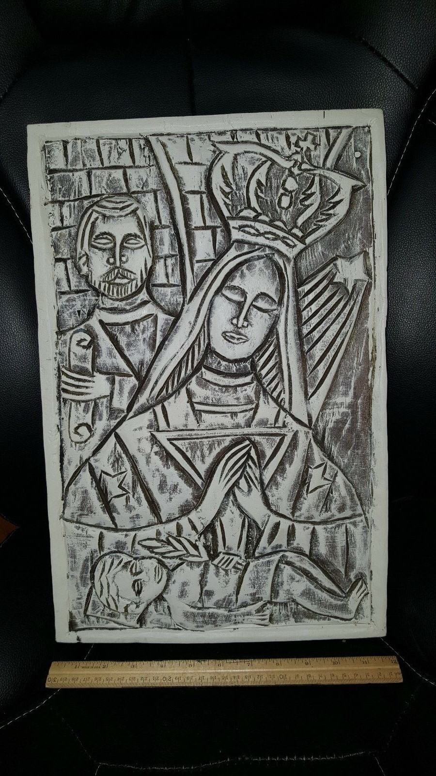 VINTAGE SCULPTED CARVED ART ON WOOD PLAQUE MARY AND BABY JESUS - THE HOLY FAMILY