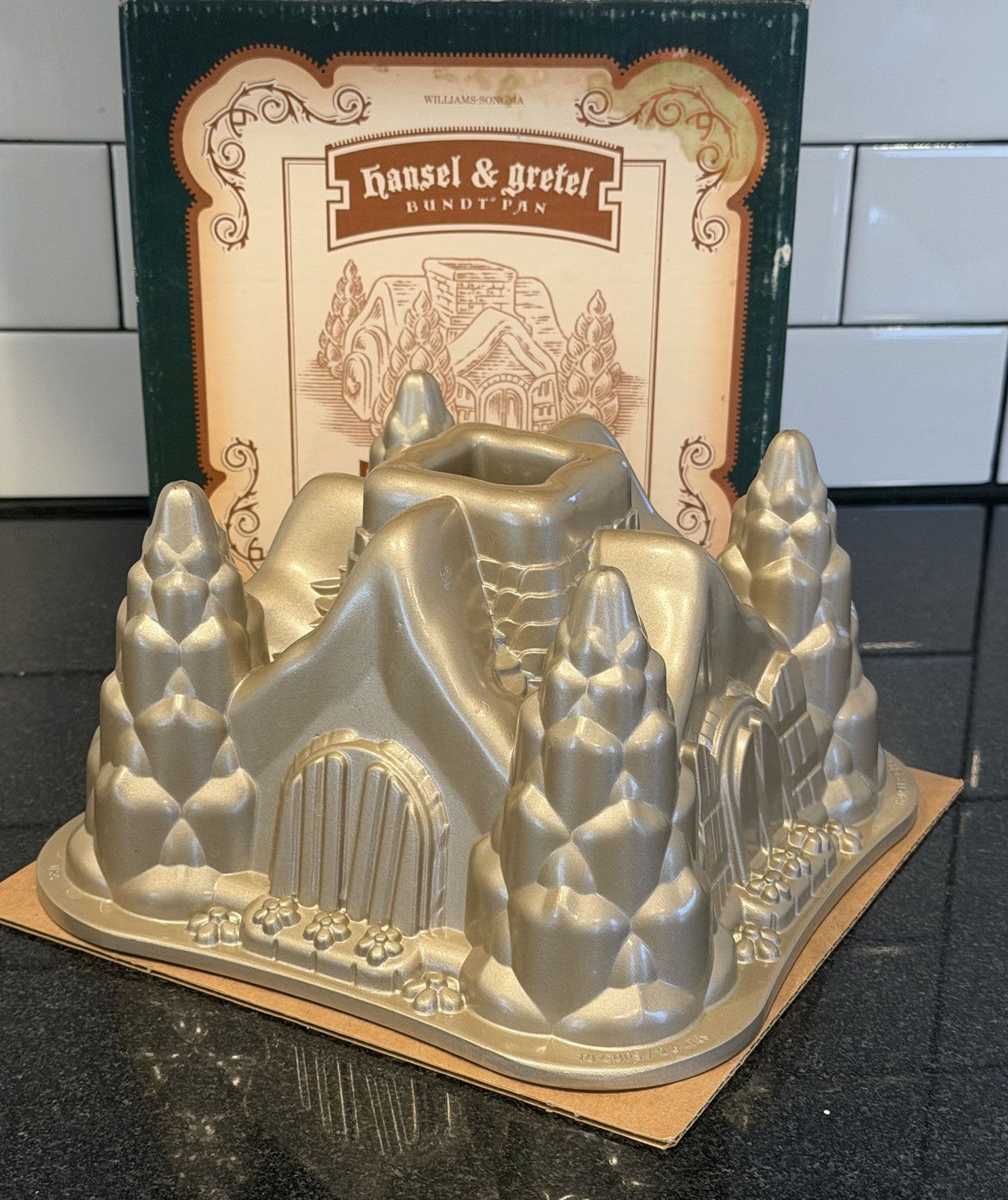 Williams Sonoma Hansel Gretel Bundt Pan Cast Aluminum Open Box Holiday Baking Williams Sonoma Hansel Gretel Bundt Pan Cast Aluminum Open Box Holiday Baking