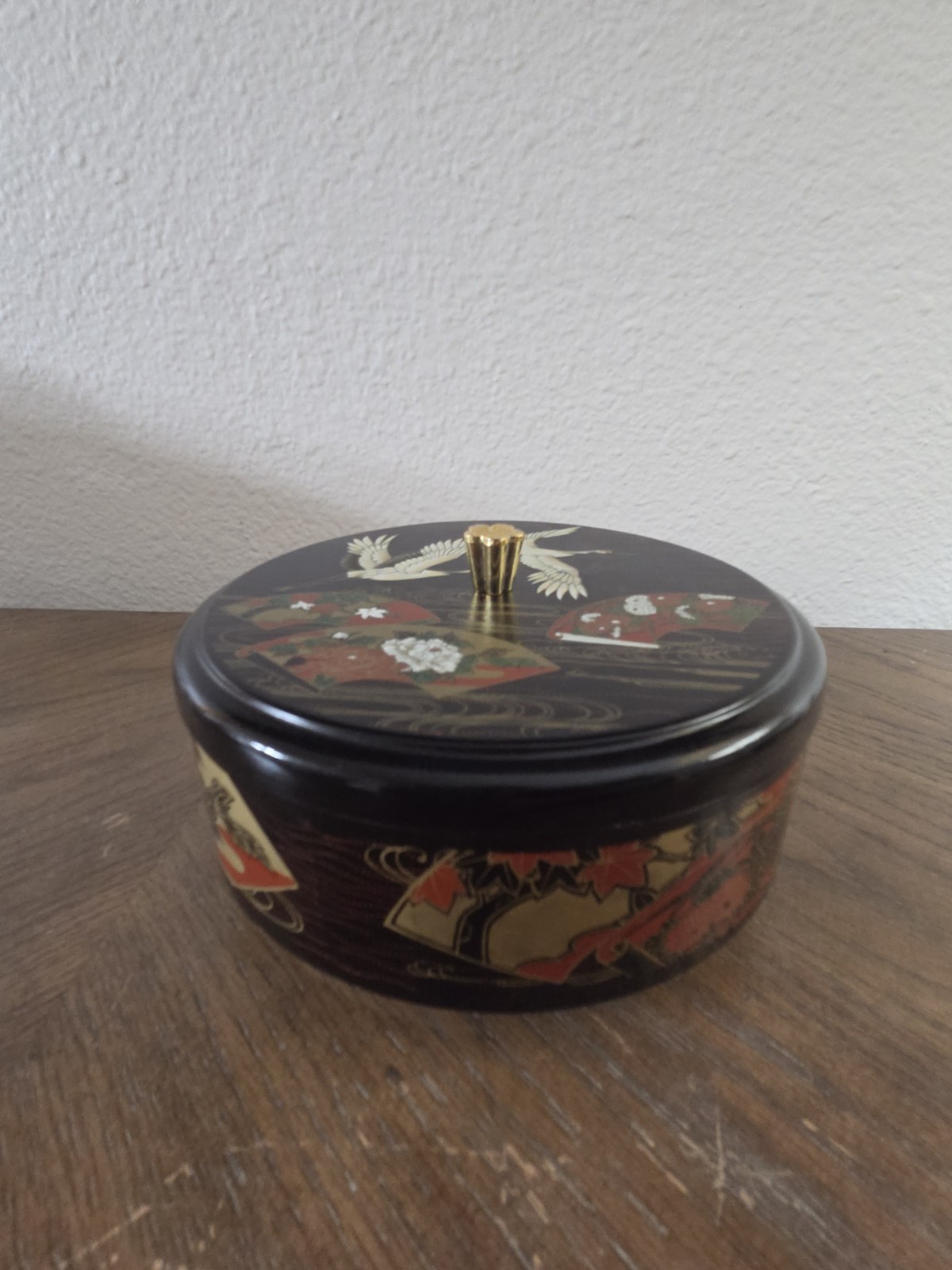 Vintage Japanese Lacquerware Trinket Box with Crane and Fan Design