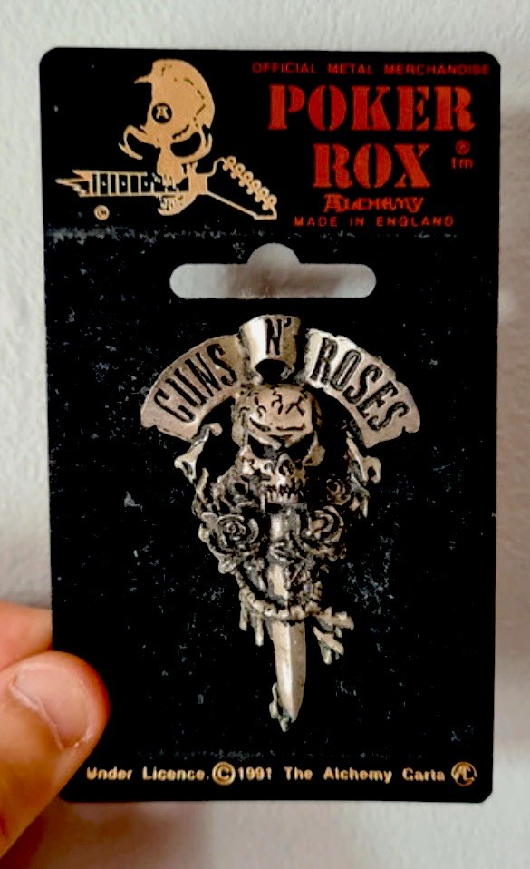 Vintage GUNS N\' ROSES 1991 OFFICIAL PIN BADGE ALCHEMY POKER ROX CARTA BROCKUM