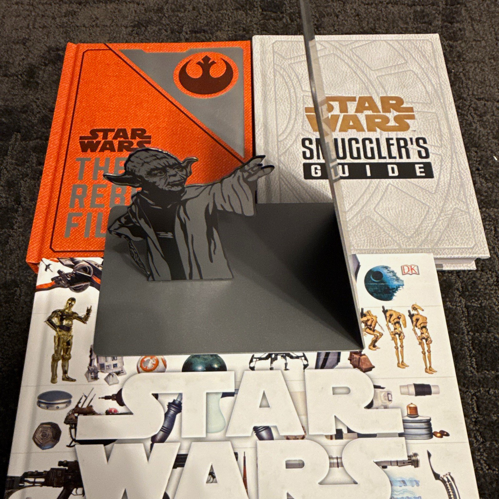 STAR WARS Rebel Files Smugglers Guide Visual Encyclopedia + Yoda Bookend Lot