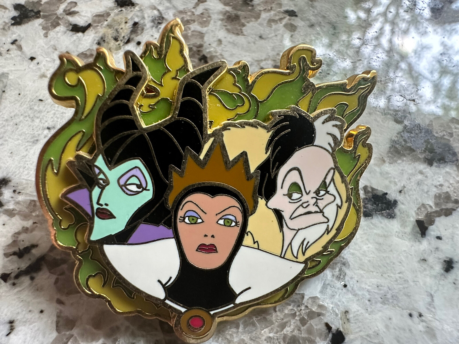 DLR -Create-A-Pin -Bad Girls (Maleficent, Evil Queen & Cruella De Vil) Pin 43239