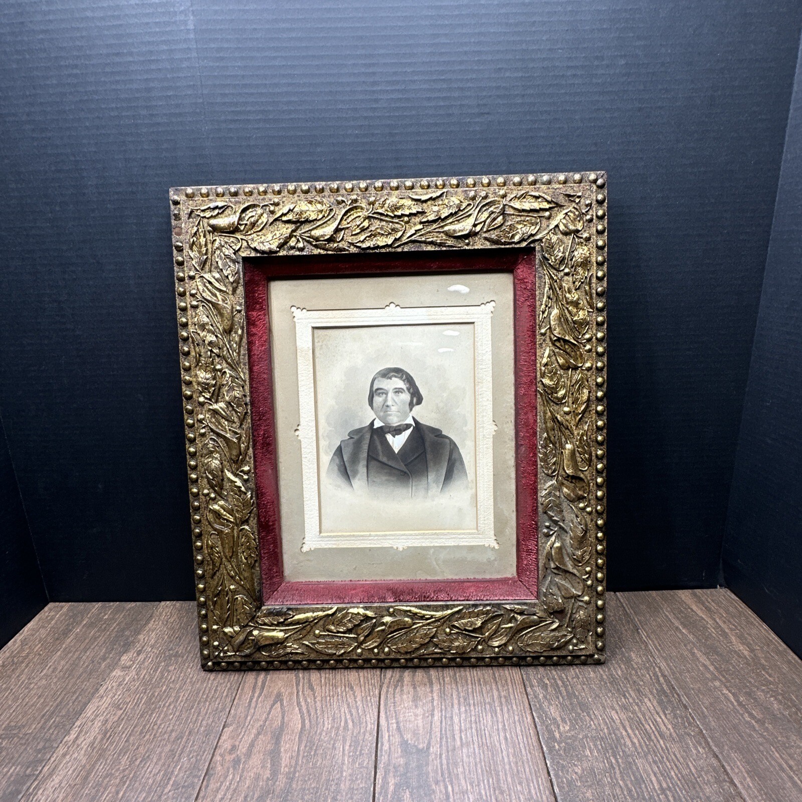 Antique Vintage Ornate Wood Rococo Leaf Gold Gilt Gesso Picture Frame Man