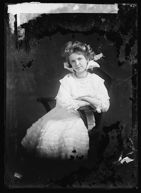 Photo:Helen Lockwood Portrait Edwardian White Dress Studio Photo