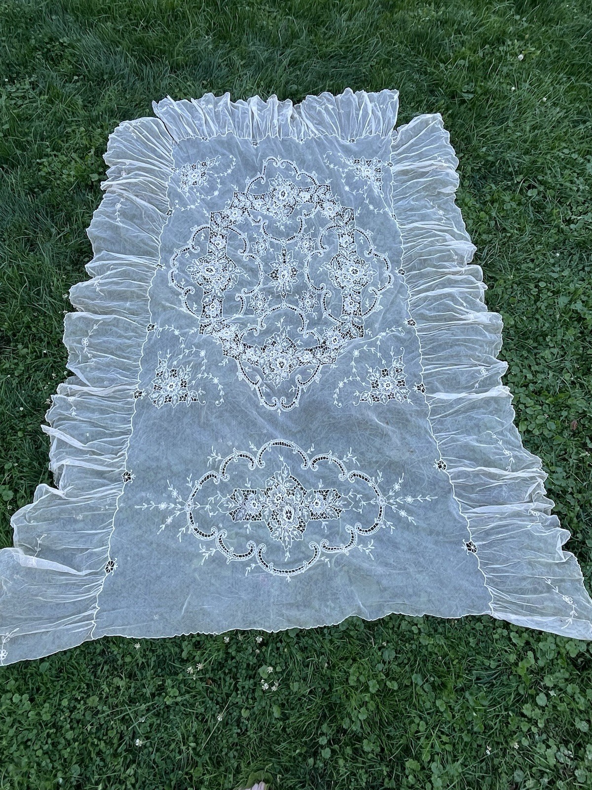 GORGEOUS Vintage Tambour Lace Bedspread/ Bed Cover/ 102” X 68” -Twin Size Beauty
