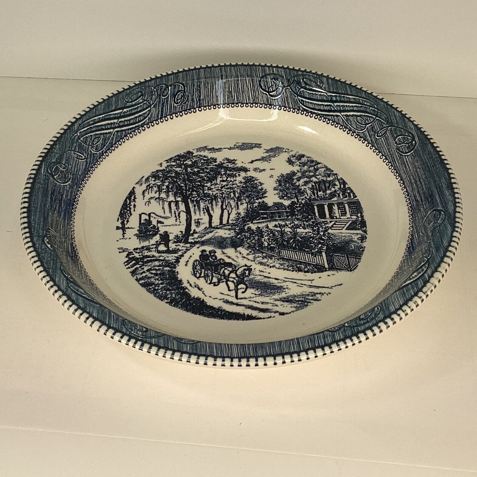 Royal China company USA Currier and Ives pie plate￼