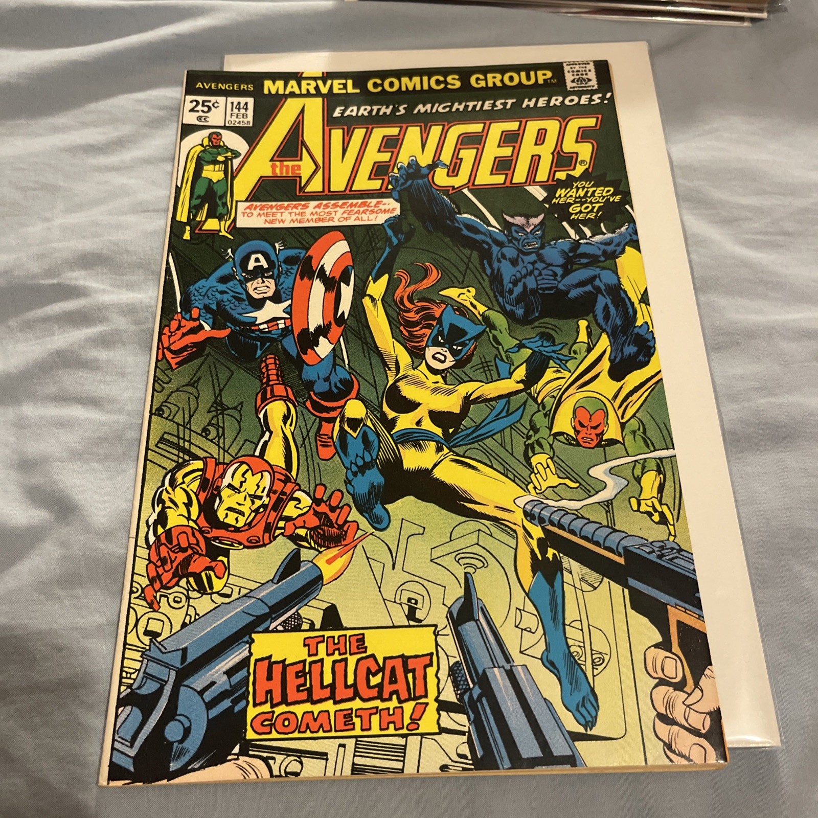 Avengers #144 VF/NM 1976 1st app Hellcat Patsy Walker White Pages๐ฅ๐ Avengers #144 VF/NM 1976 1st app Hellcat Patsy Walker White Pages๐ฅ๐