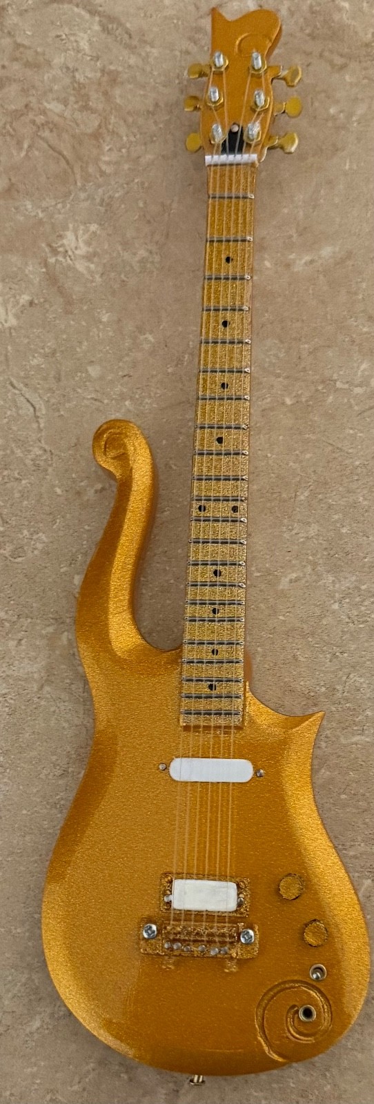 Axe Legends Mini Guitars Prince Cloud Style Guitar w Stand Axe Legends Mini Guitars Prince Cloud Style Guitar w Stand