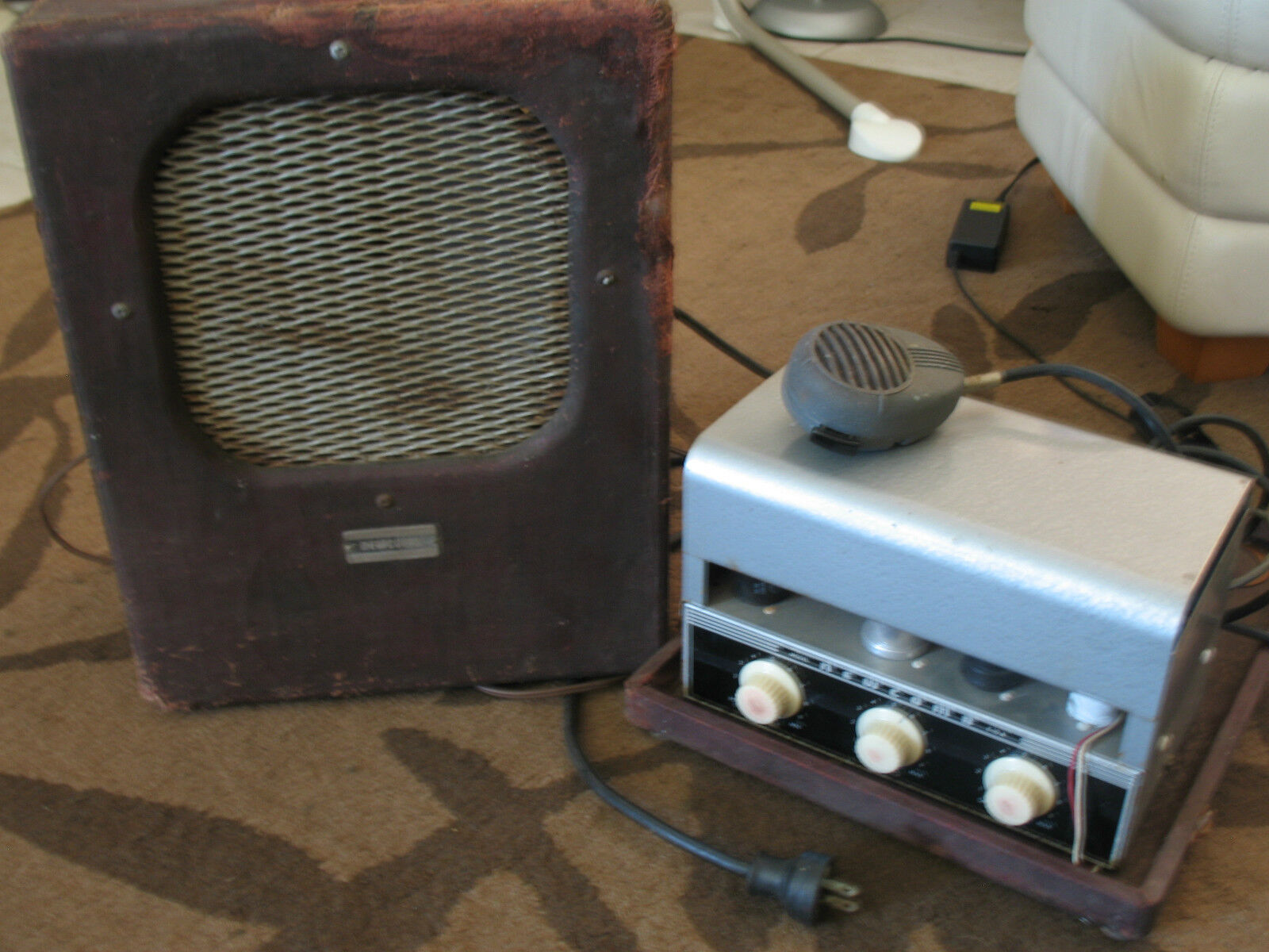 Newcomb Audio E-10A Amp, 10\