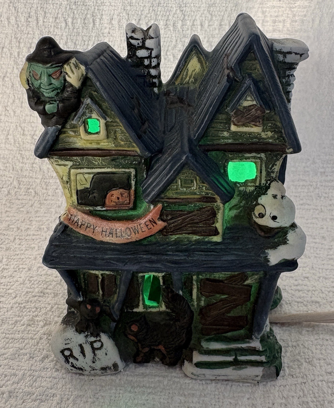 Vintage Illuminated Porcelain HAPPY HALLOWEEN Haunted House RIP Ghosts Light