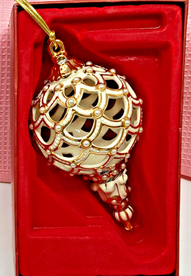 Lenox Florentine& Pearl Spire Ornament in Box EUC